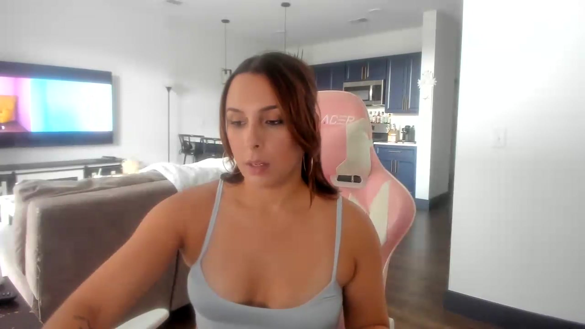 Gallery image thumbnail from Sparkly__'s myfreecams stream on, 07/14/2023, 15:11 image 14 of 20