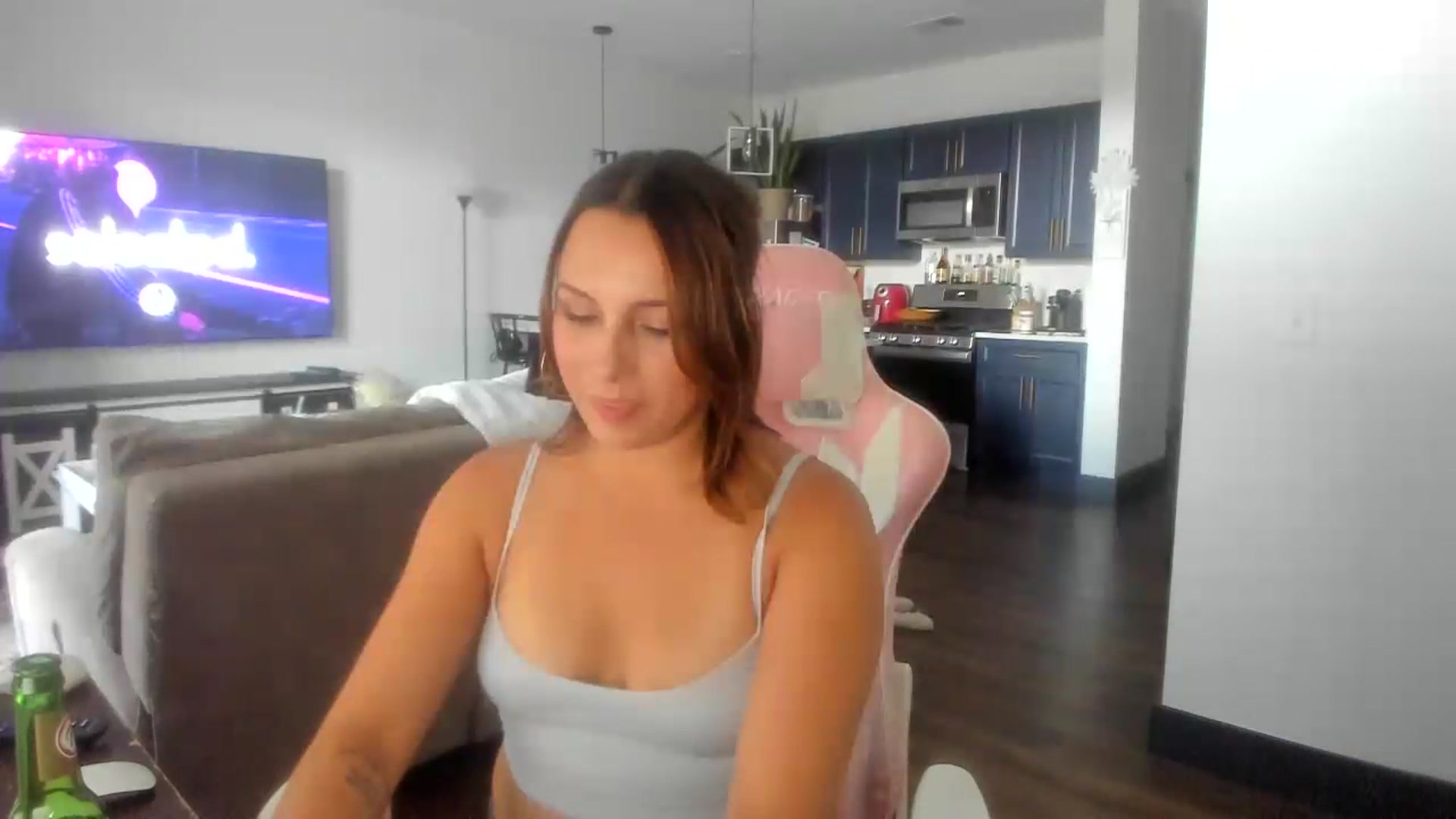 Gallery image thumbnail from Sparkly__'s myfreecams stream on, 07/14/2023, 19:18 image 14 of 20
