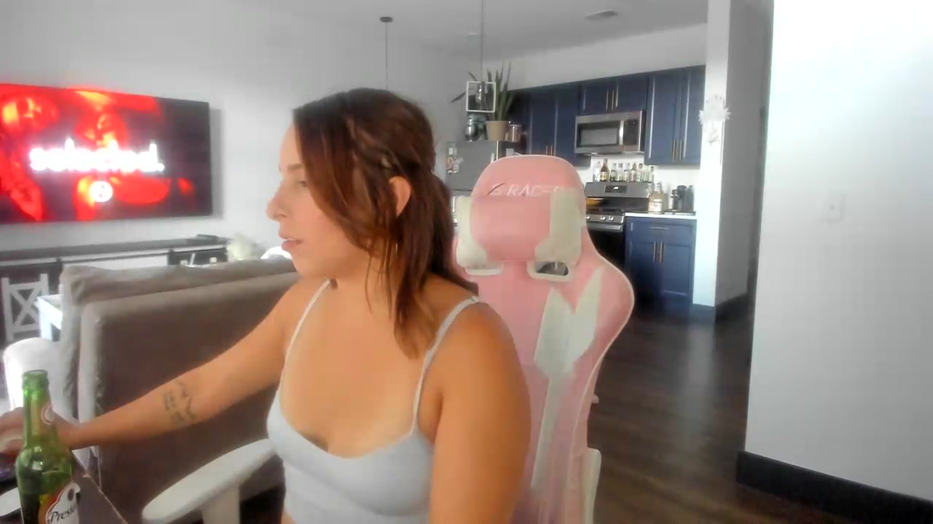 Gallery image thumbnail from Sparkly__'s myfreecams stream on, 07/14/2023, 19:18 image 12 of 20