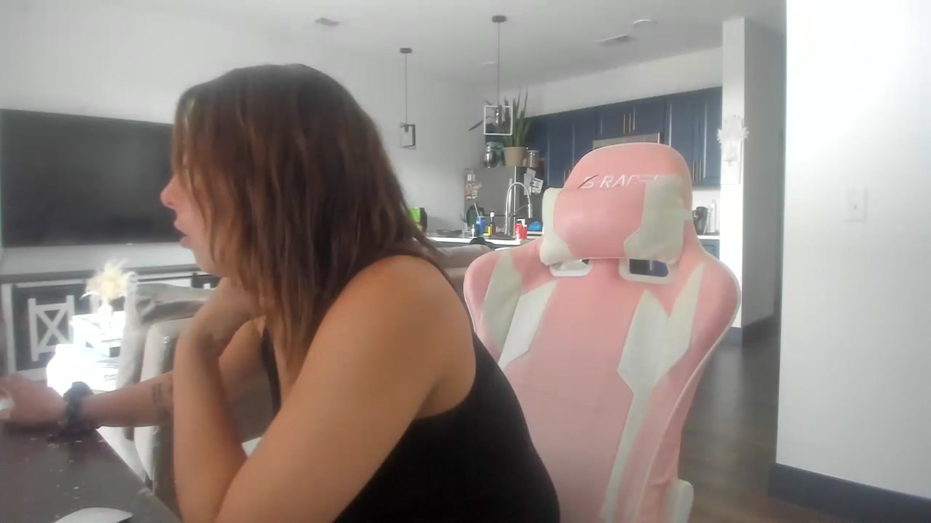Gallery image thumbnail from Sparkly__'s myfreecams stream on, 07/17/2023, 15:31 image 12 of 20