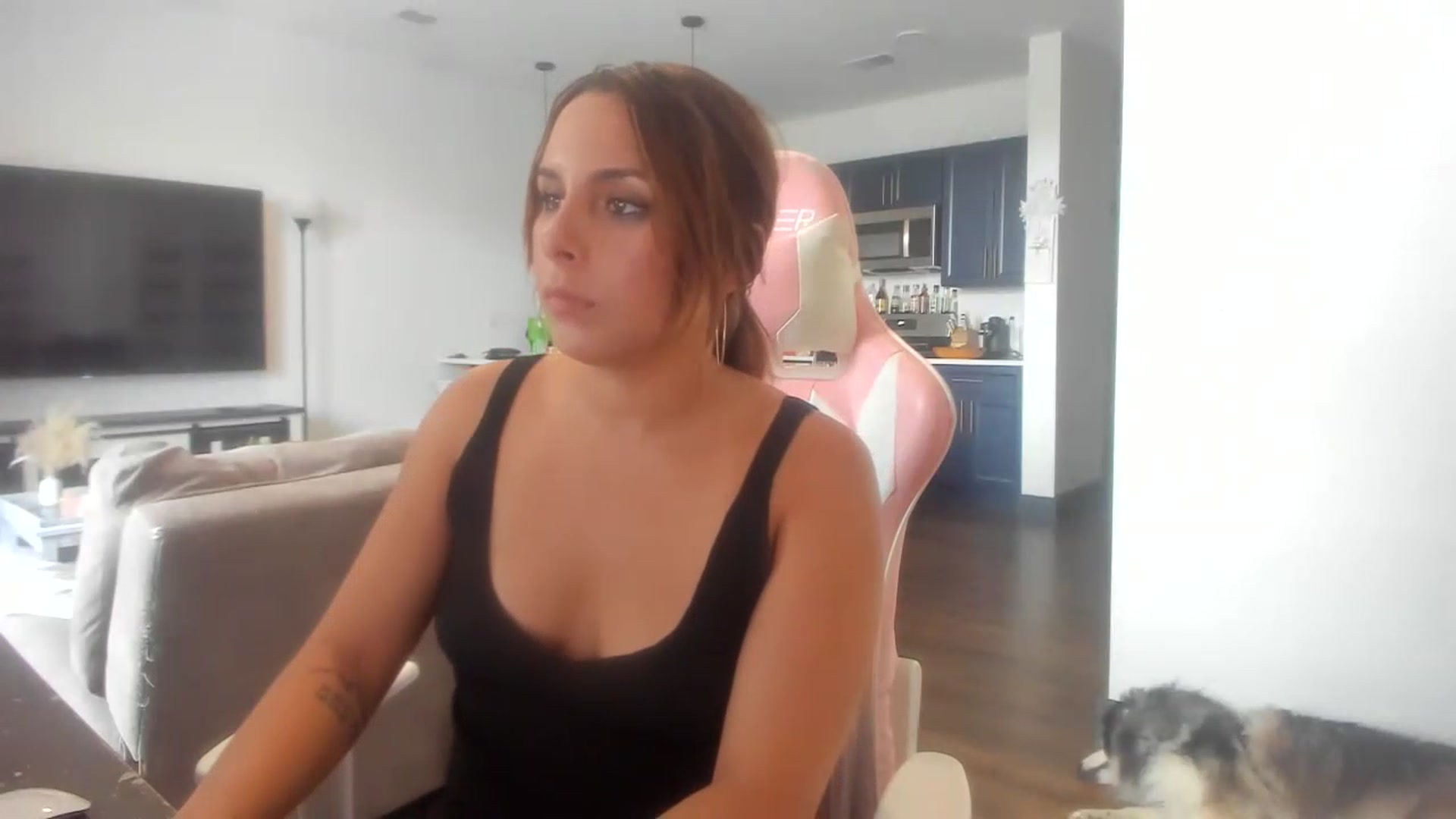 Gallery image thumbnail from Sparkly__'s myfreecams stream on, 07/17/2023, 18:46 image 19 of 20