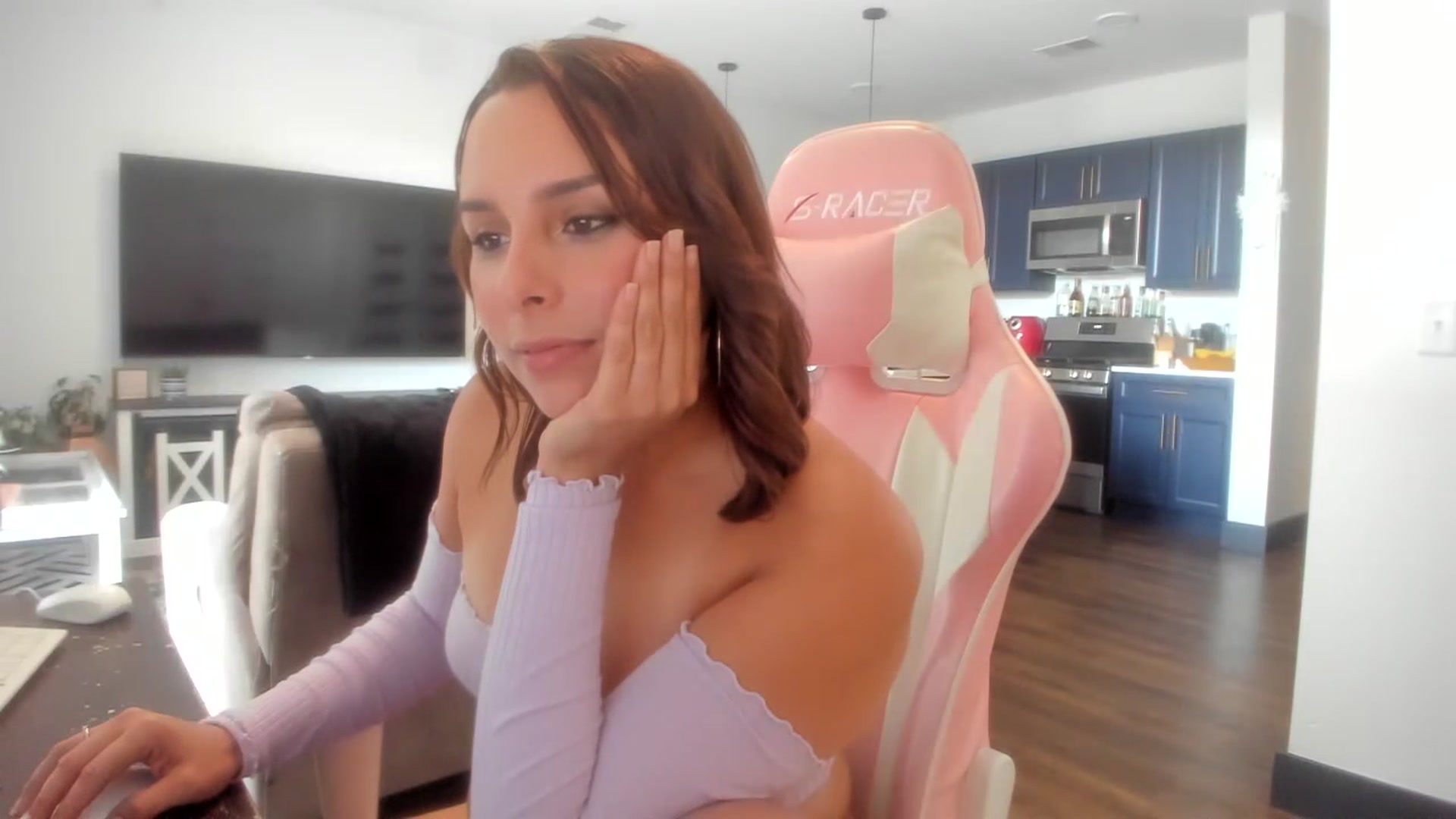 Gallery image thumbnail from Sparkly__'s myfreecams stream on, 07/20/2023, 15:51 image 19 of 20