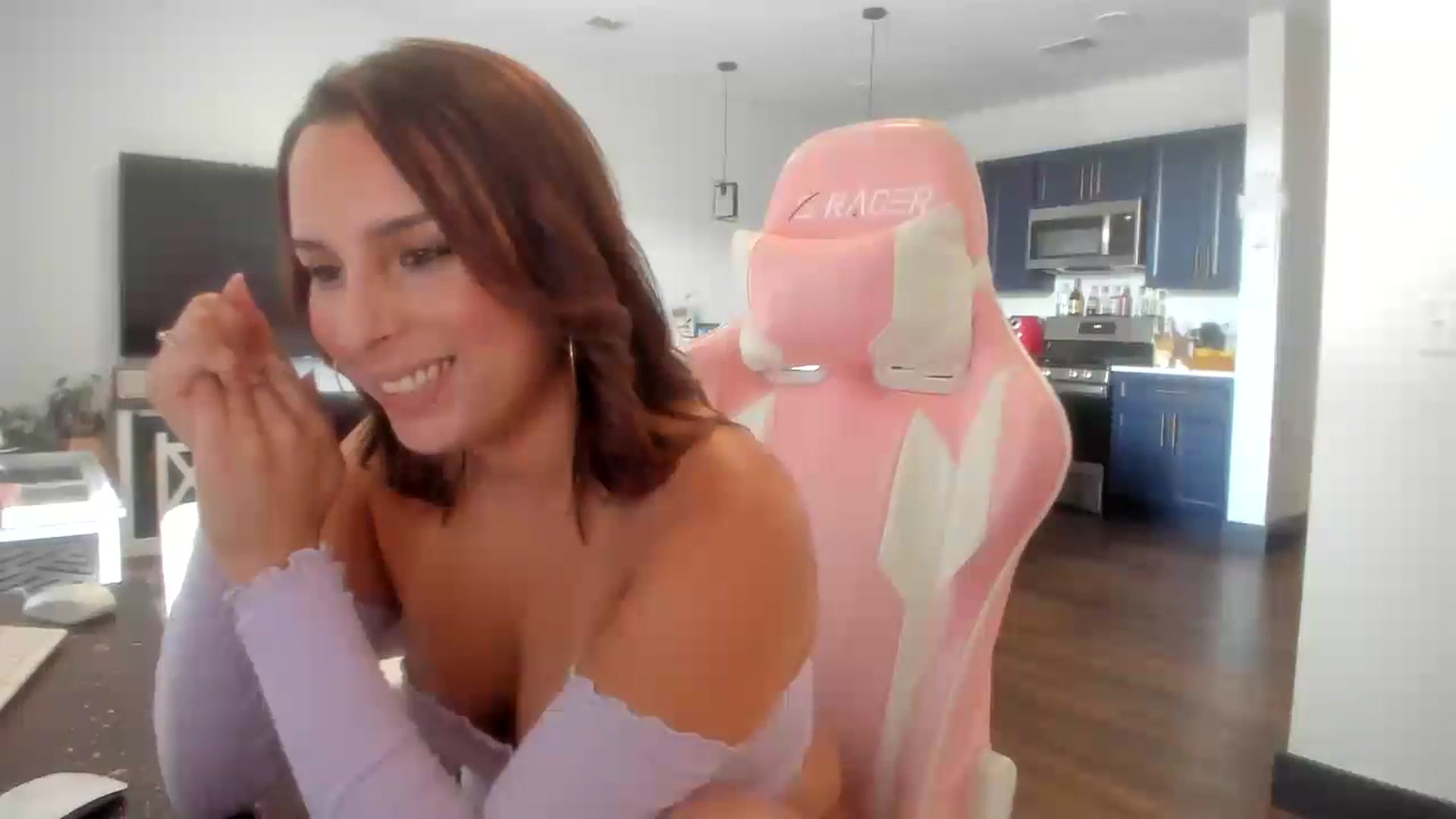 Gallery image thumbnail from Sparkly__'s myfreecams stream on, 07/20/2023, 15:51 image 13 of 20