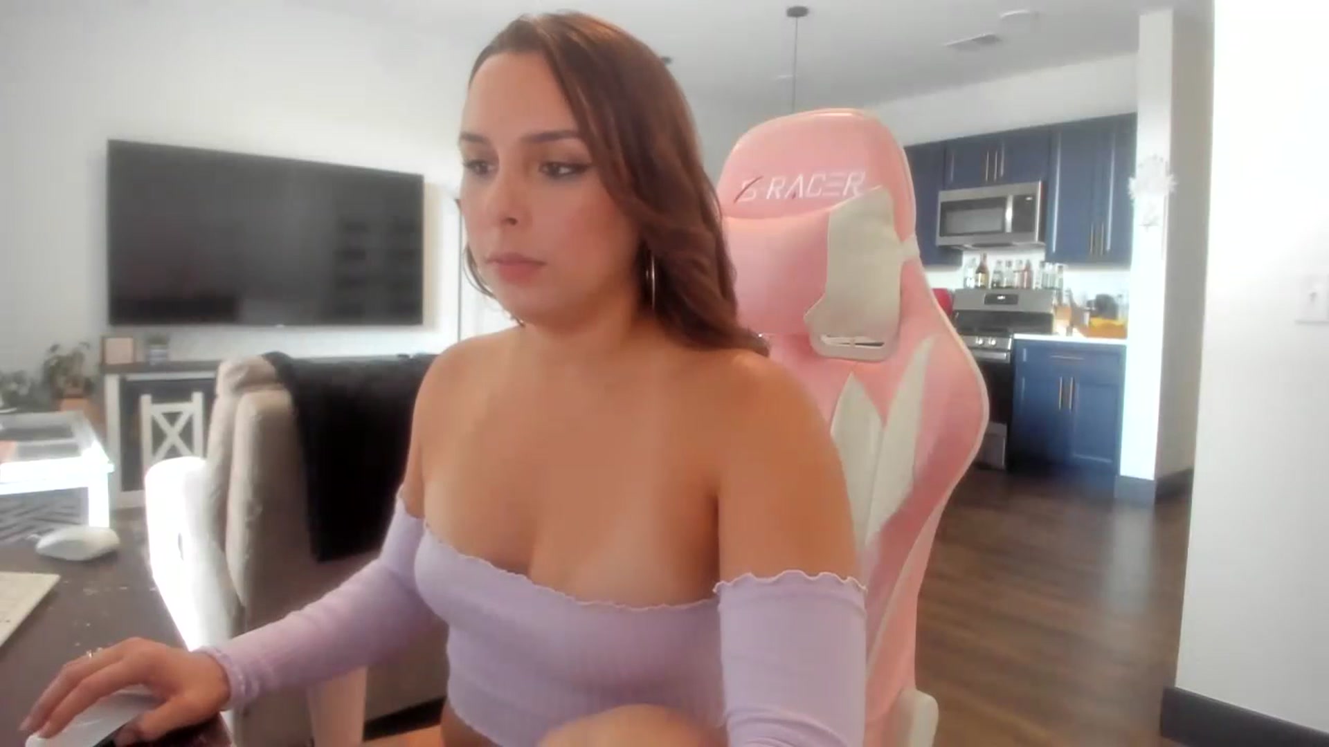 Gallery image thumbnail from Sparkly__'s myfreecams stream on, 07/20/2023, 15:51 image 8 of 20