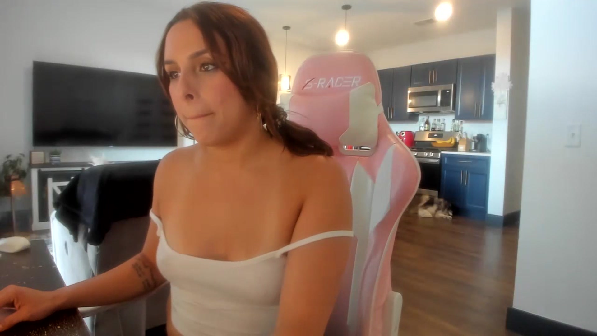 Gallery image thumbnail from Sparkly__'s myfreecams stream on, 07/21/2023, 14:39 image 14 of 20