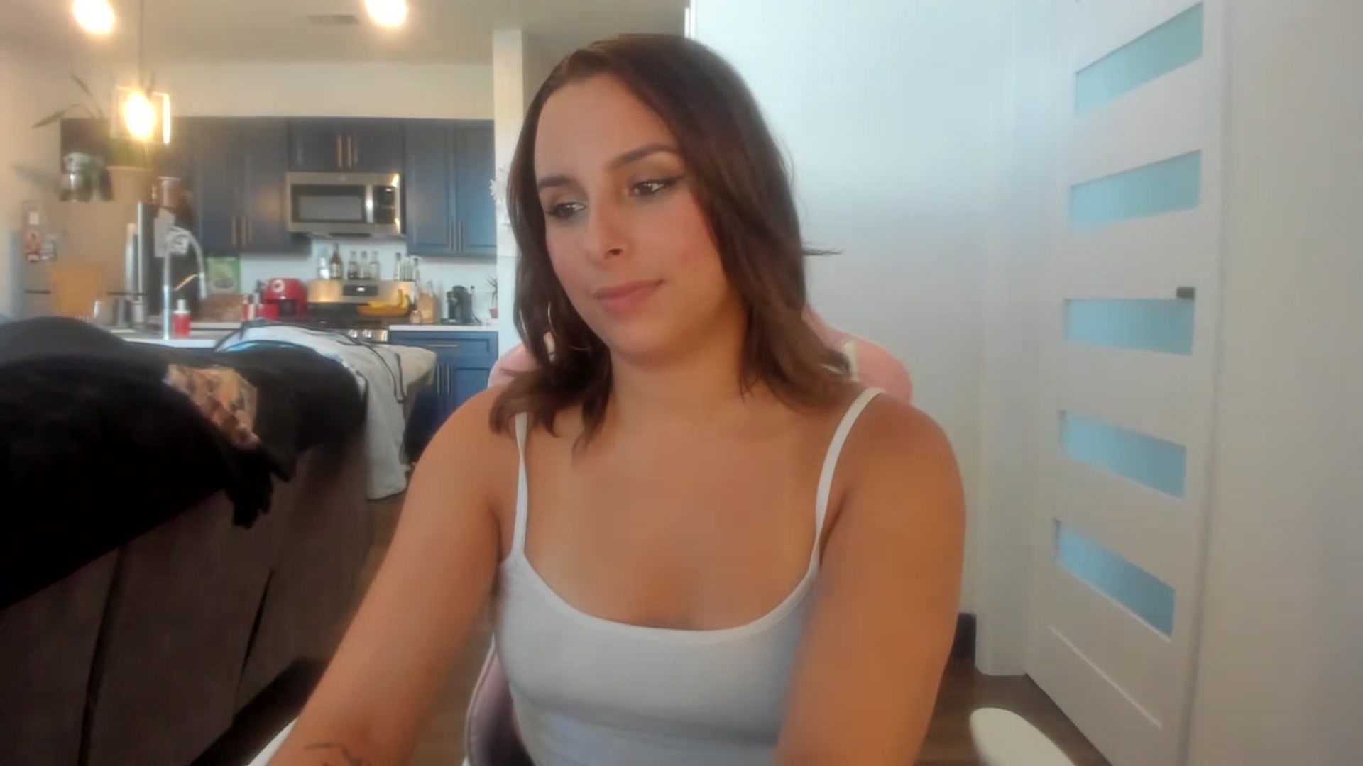Gallery image thumbnail from Sparkly__'s myfreecams stream on, 07/21/2023, 19:03 image 4 of 20