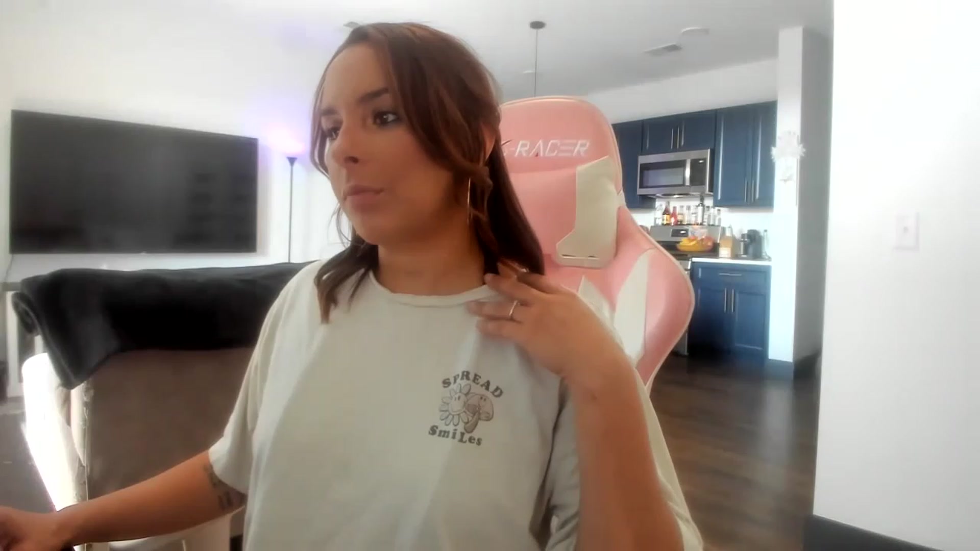 Gallery image thumbnail from Sparkly__'s myfreecams stream on, 08/05/2023, 14:37 image 16 of 20
