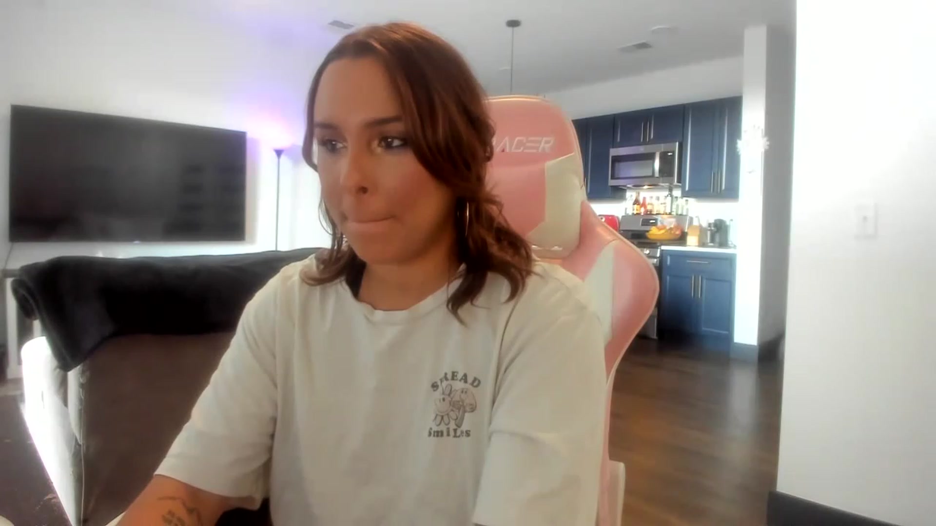 Gallery image thumbnail from Sparkly__'s myfreecams stream on, 08/05/2023, 14:37 image 13 of 20