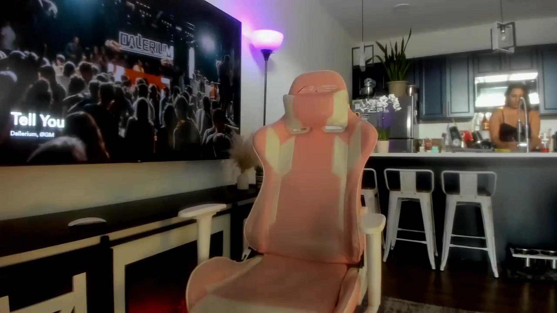 Gallery image thumbnail from Sparkly__'s myfreecams stream on, 08/05/2023, 17:37 image 10 of 20