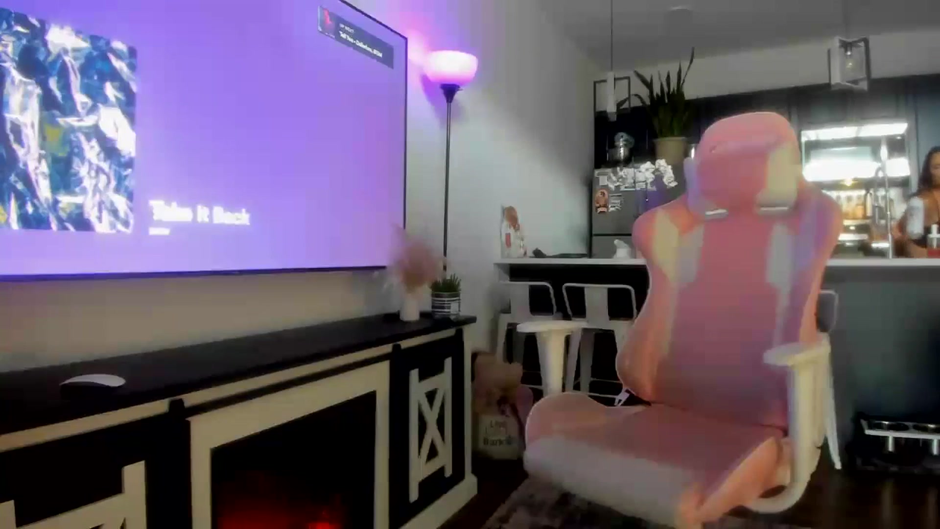Gallery image thumbnail from Sparkly__'s myfreecams stream on, 08/05/2023, 17:37 image 9 of 20