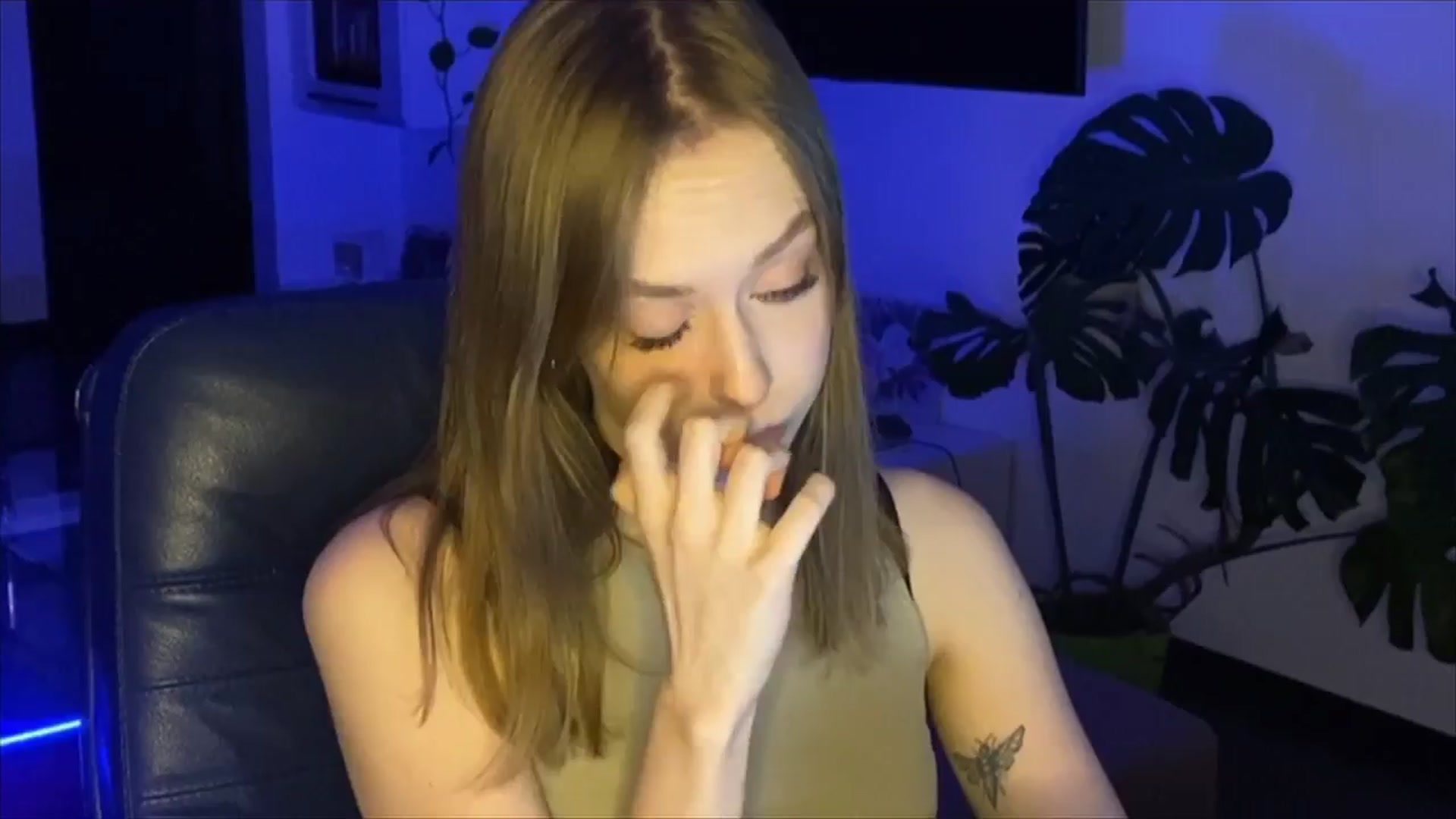 Gallery image thumbnail from Spectre's myfreecams stream on, 03/26/2024, 24:25 image 20 of 20