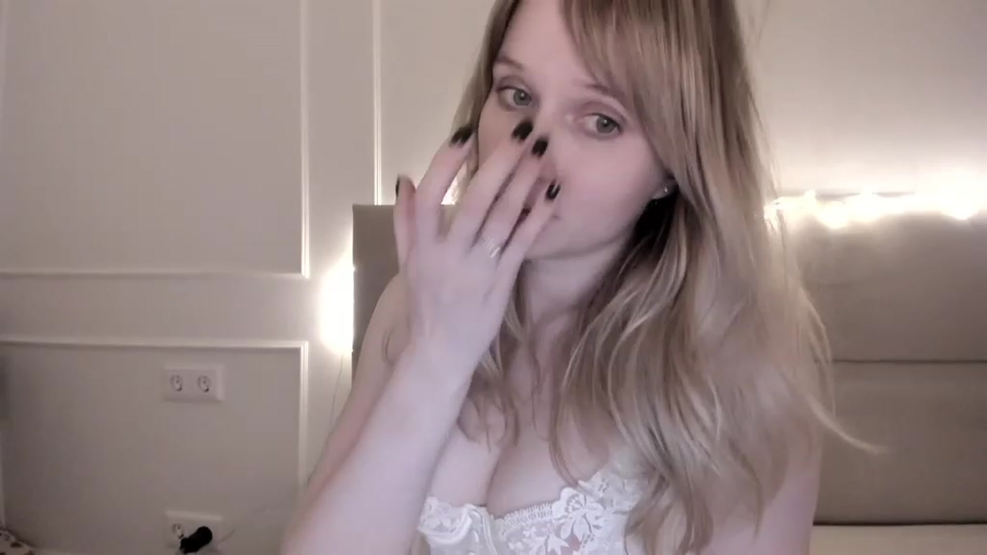 Gallery image thumbnail from Speculoos_'s myfreecams stream on, 12/06/2022, 21:20 image 15 of 20