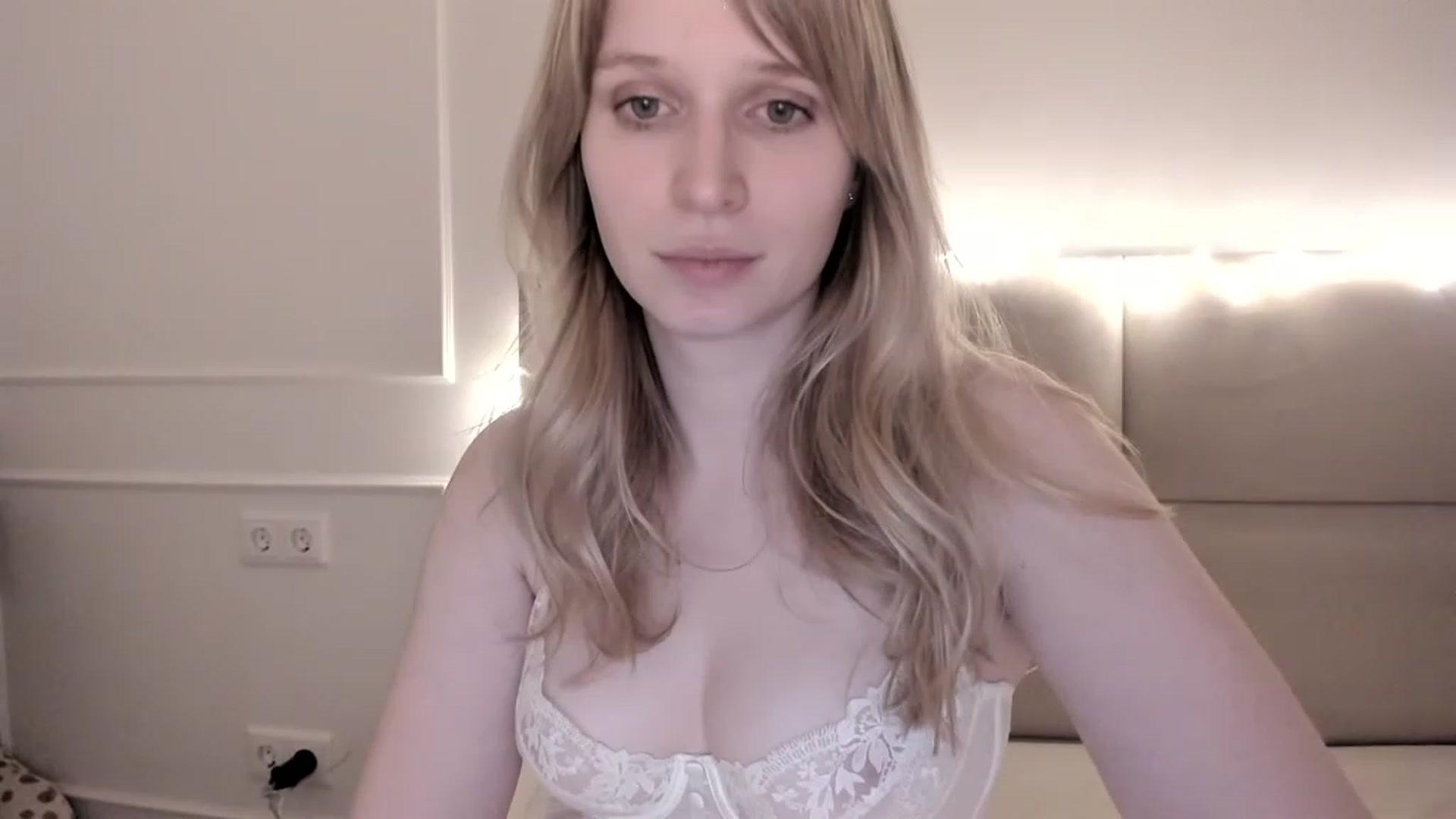 Gallery image thumbnail from Speculoos_'s myfreecams stream on, 12/06/2022, 21:20 image 12 of 20