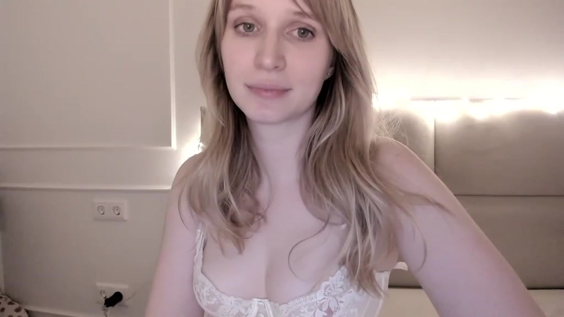 Gallery image thumbnail from Speculoos_'s myfreecams stream on, 12/06/2022, 21:20 image 10 of 20