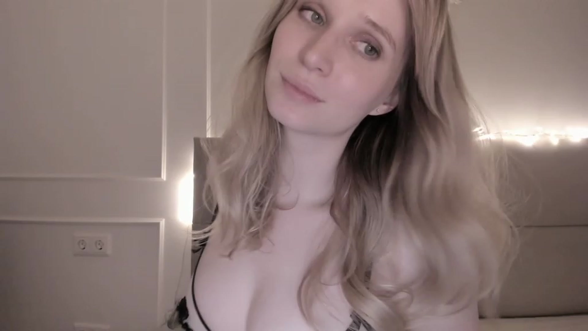 Gallery image thumbnail from Speculoos_'s myfreecams stream on, 12/07/2022, 21:39 image 11 of 20