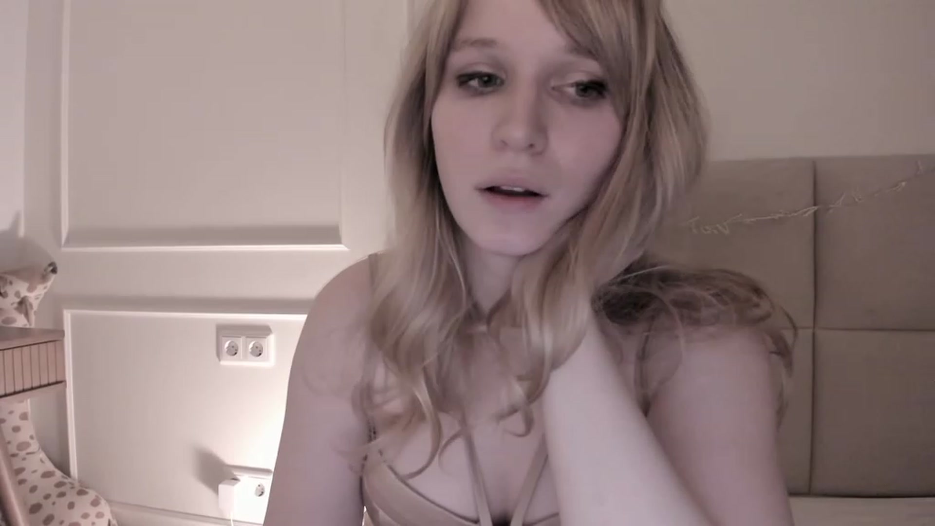 Gallery image thumbnail from Speculoos_'s myfreecams stream on, 12/21/2022, 20:58 image 14 of 20