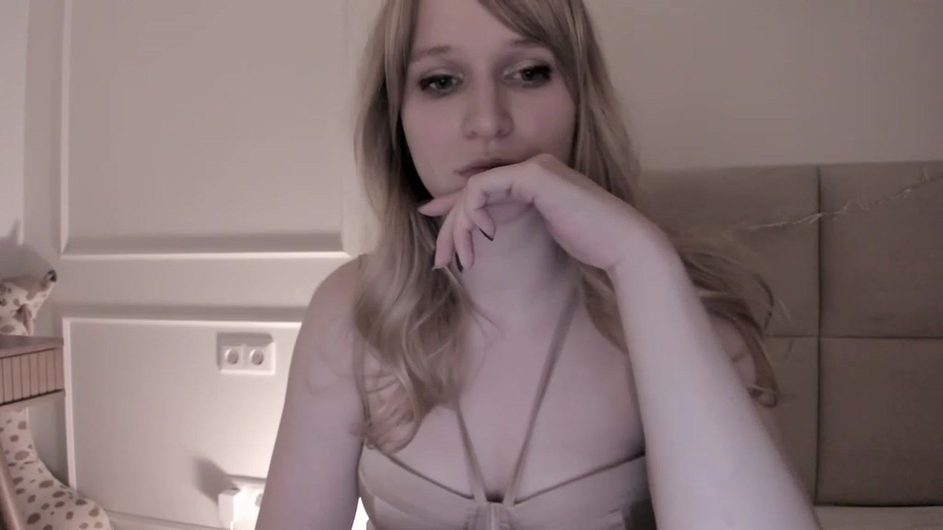 Gallery image thumbnail from Speculoos_'s myfreecams stream on, 12/21/2022, 20:58 image 15 of 20