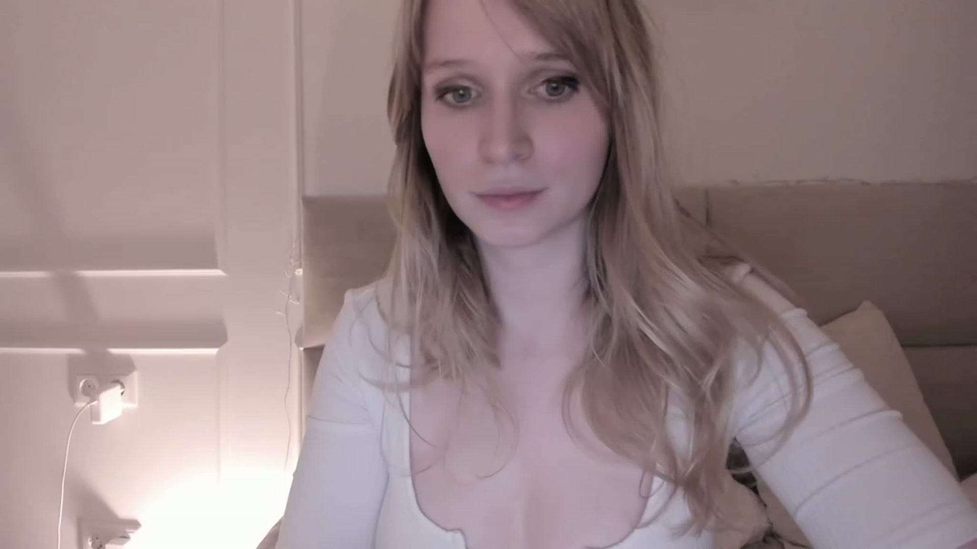 Gallery image thumbnail from Speculoos_'s myfreecams stream on, 01/17/2023, 20:51 image 8 of 20