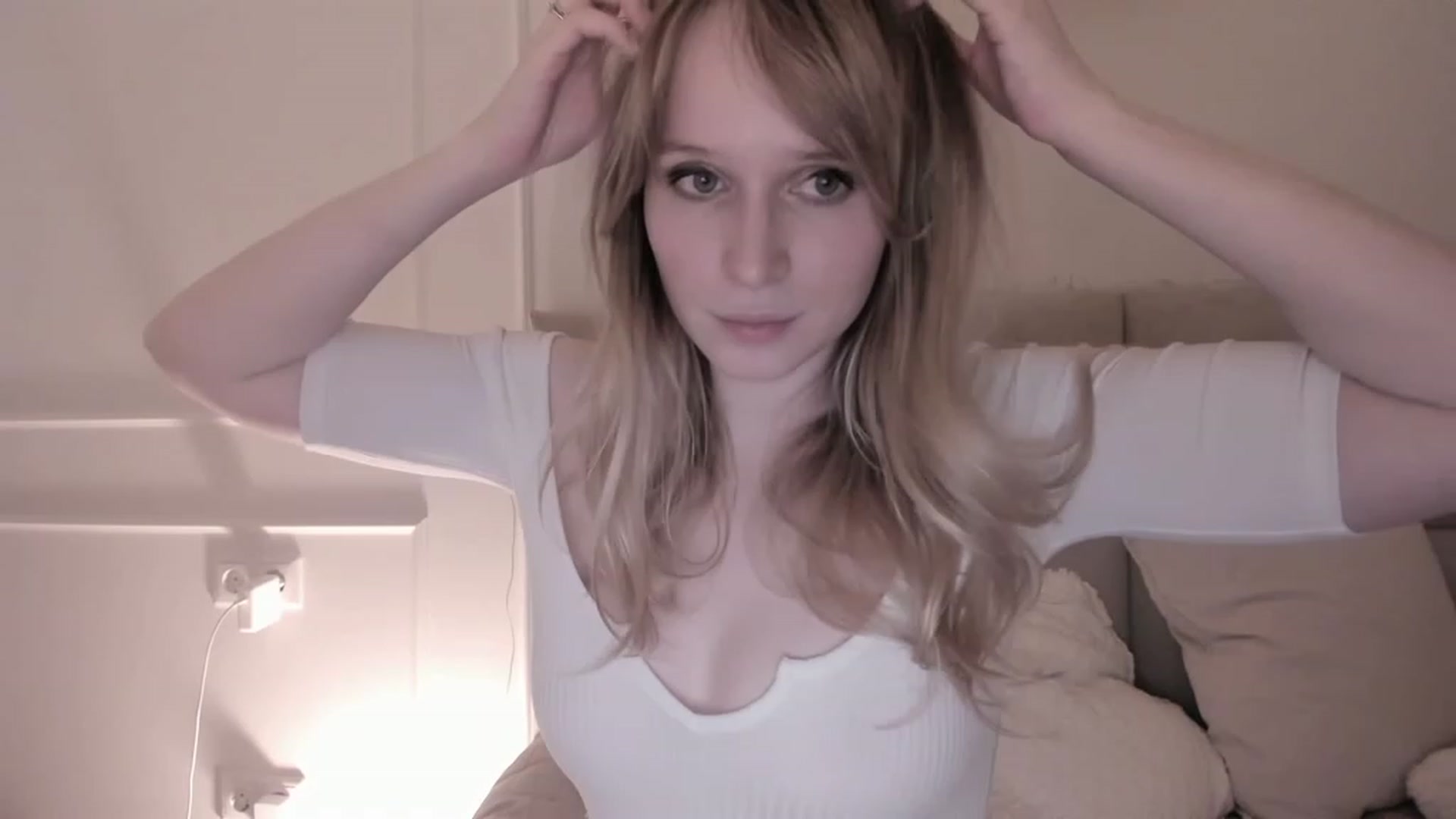 Gallery image thumbnail from Speculoos_'s myfreecams stream on, 01/17/2023, 20:51 image 18 of 20