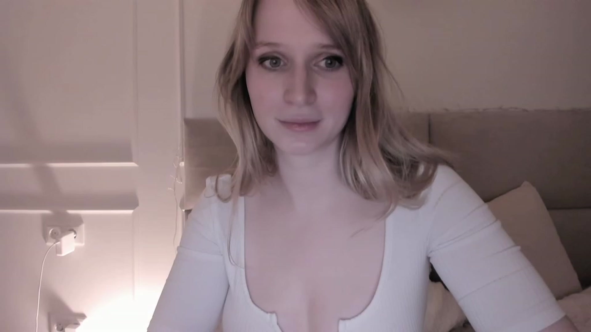 Gallery image thumbnail from Speculoos_'s myfreecams stream on, 01/17/2023, 20:51 image 10 of 20