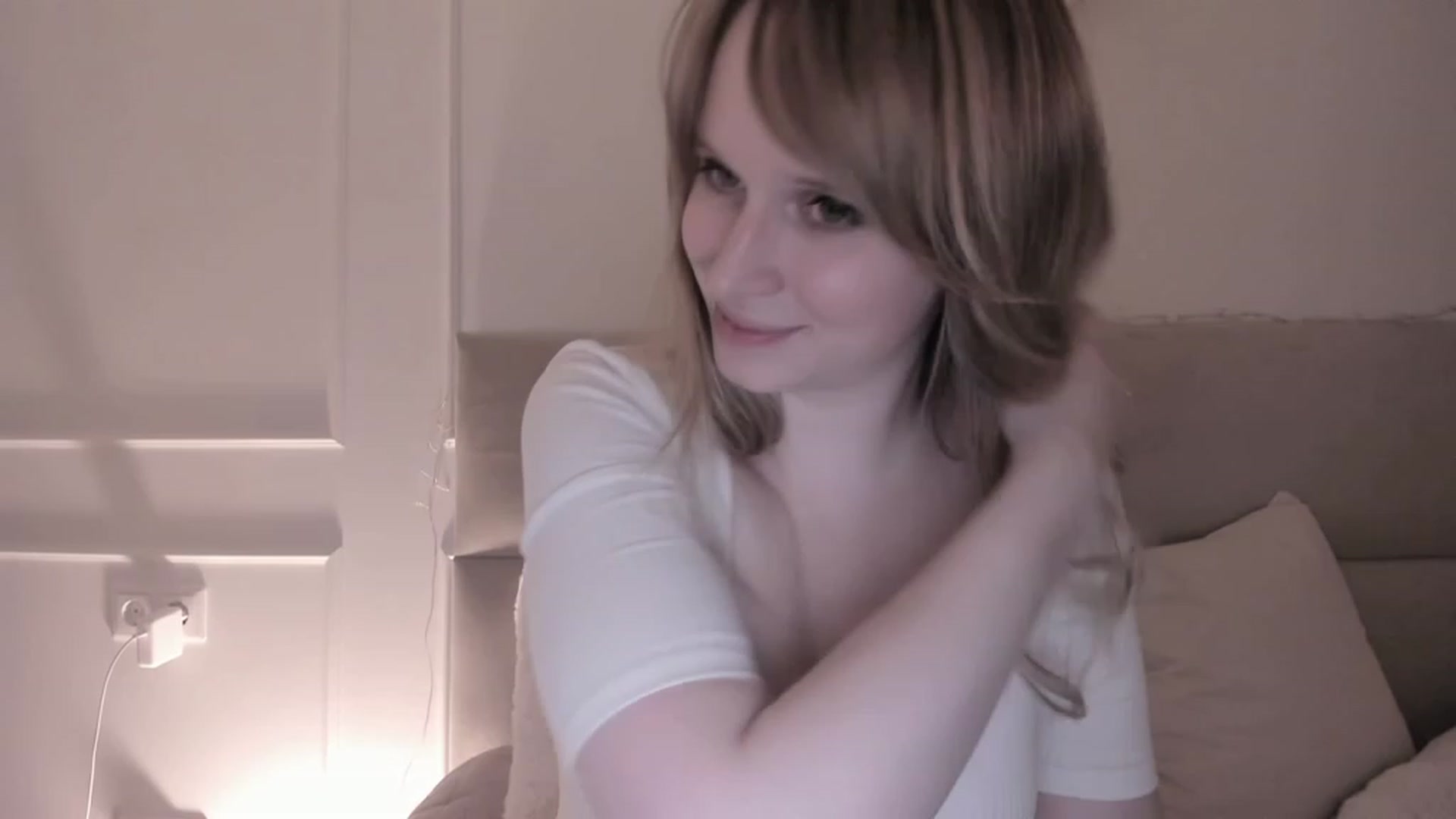Gallery image thumbnail from Speculoos_'s myfreecams stream on, 01/17/2023, 20:51 image 2 of 20
