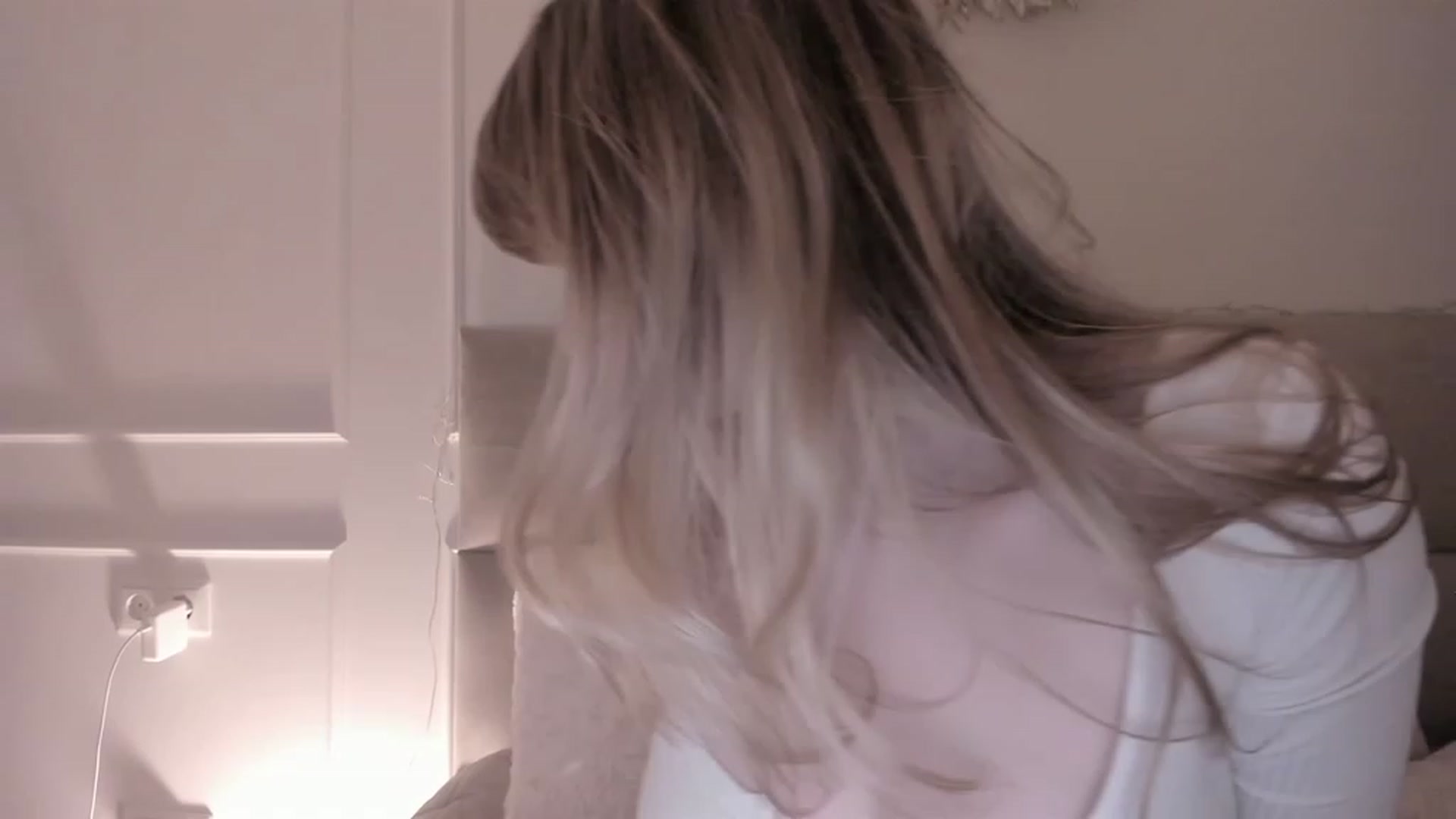 Gallery image thumbnail from Speculoos_'s myfreecams stream on, 01/17/2023, 20:51 image 12 of 20