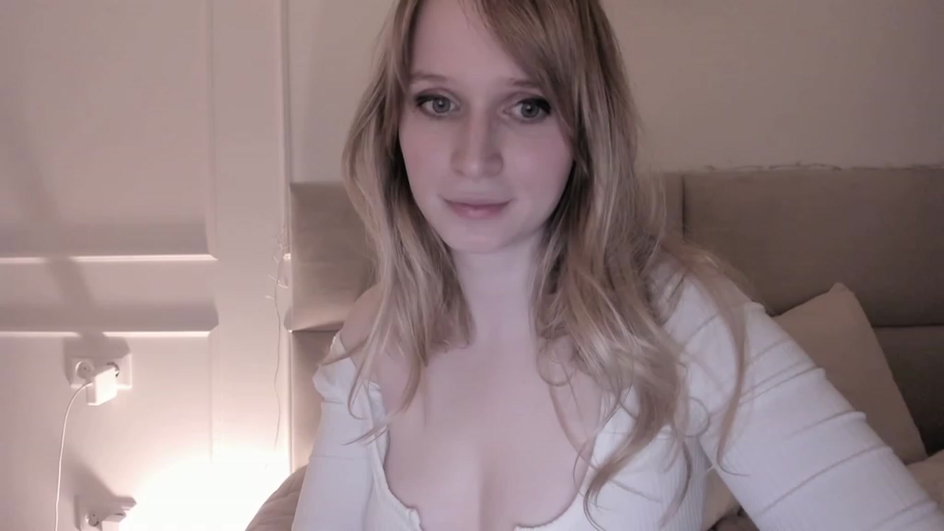 Gallery image thumbnail from Speculoos_'s myfreecams stream on, 01/17/2023, 20:51 image 14 of 20