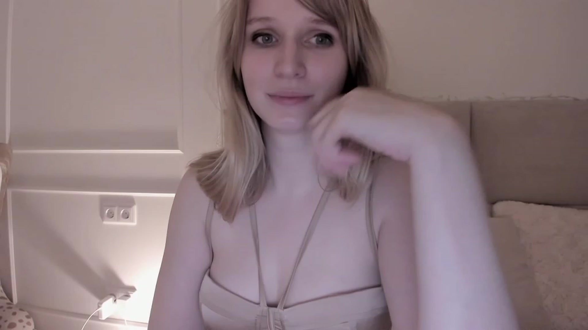 Gallery image thumbnail from Speculoos_'s myfreecams stream on, 01/18/2023, 21:15 image 13 of 20