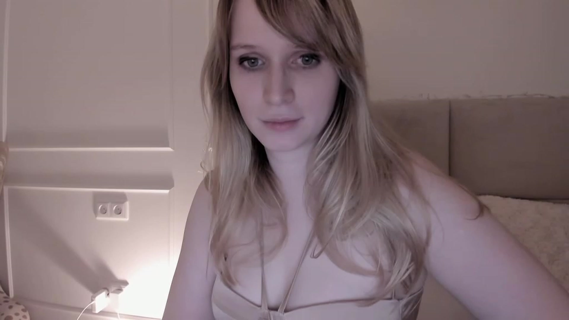 Gallery image thumbnail from Speculoos_'s myfreecams stream on, 01/18/2023, 21:15 image 17 of 20