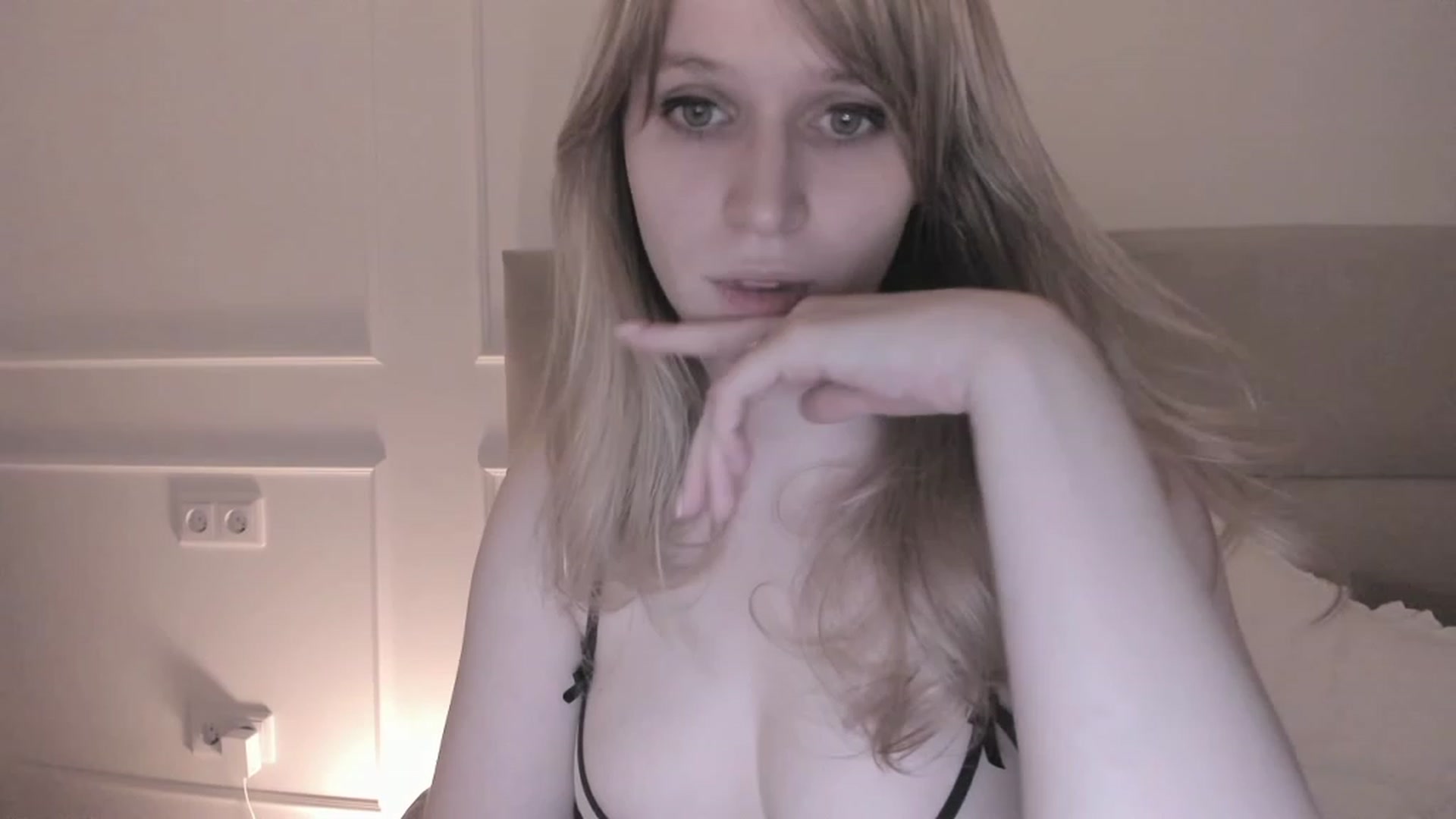 Gallery image thumbnail from Speculoos_'s myfreecams stream on, 01/27/2023, 21:20 image 17 of 20