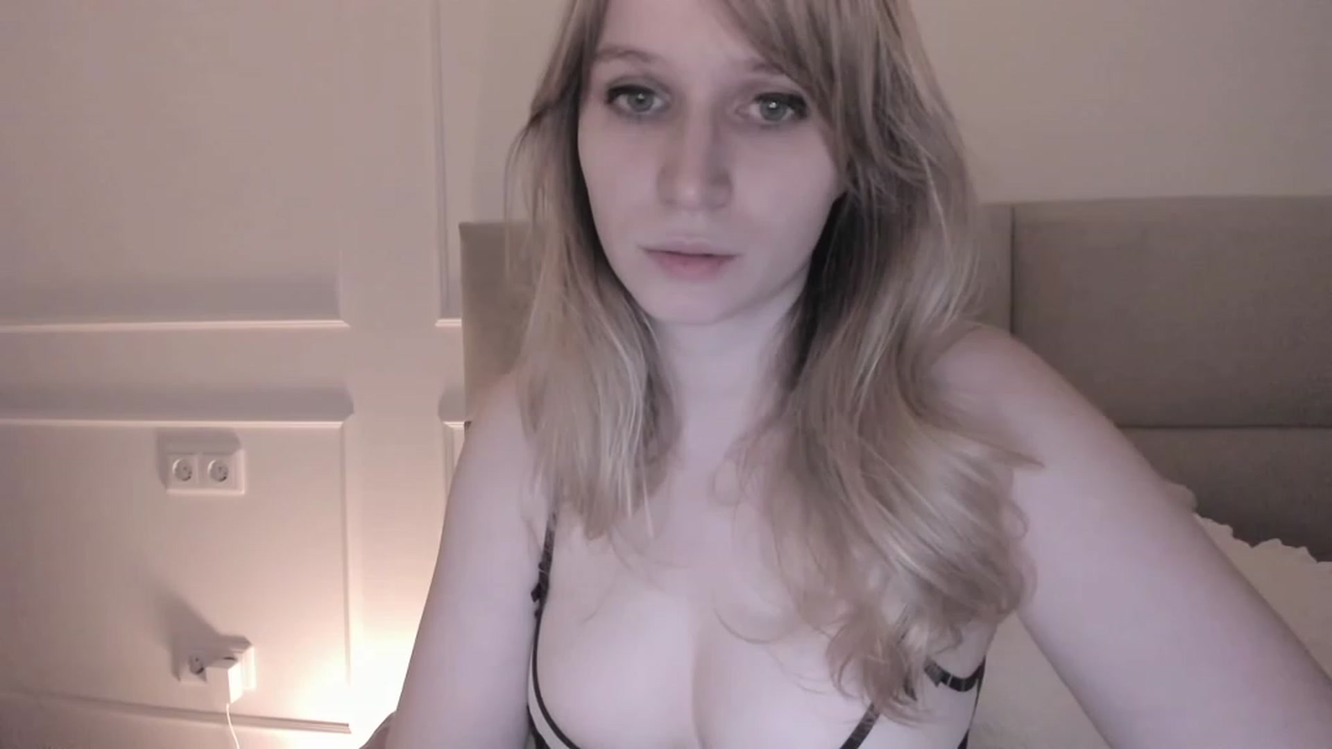 Gallery image thumbnail from Speculoos_'s myfreecams stream on, 01/27/2023, 21:20 image 14 of 20