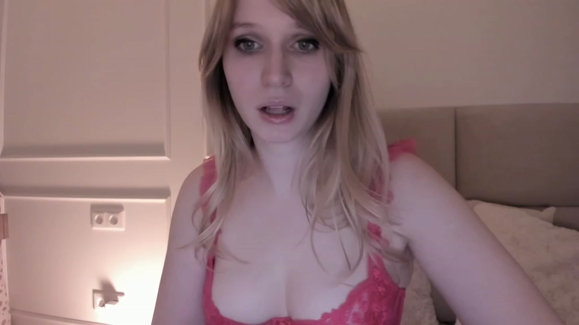 Gallery image thumbnail from Speculoos_'s myfreecams stream on, 01/28/2023, 20:57 image 14 of 20