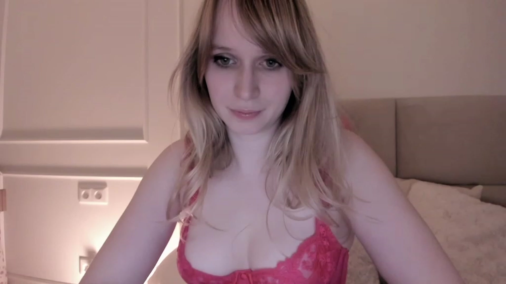 Gallery image thumbnail from Speculoos_'s myfreecams stream on, 01/28/2023, 20:57 image 17 of 20