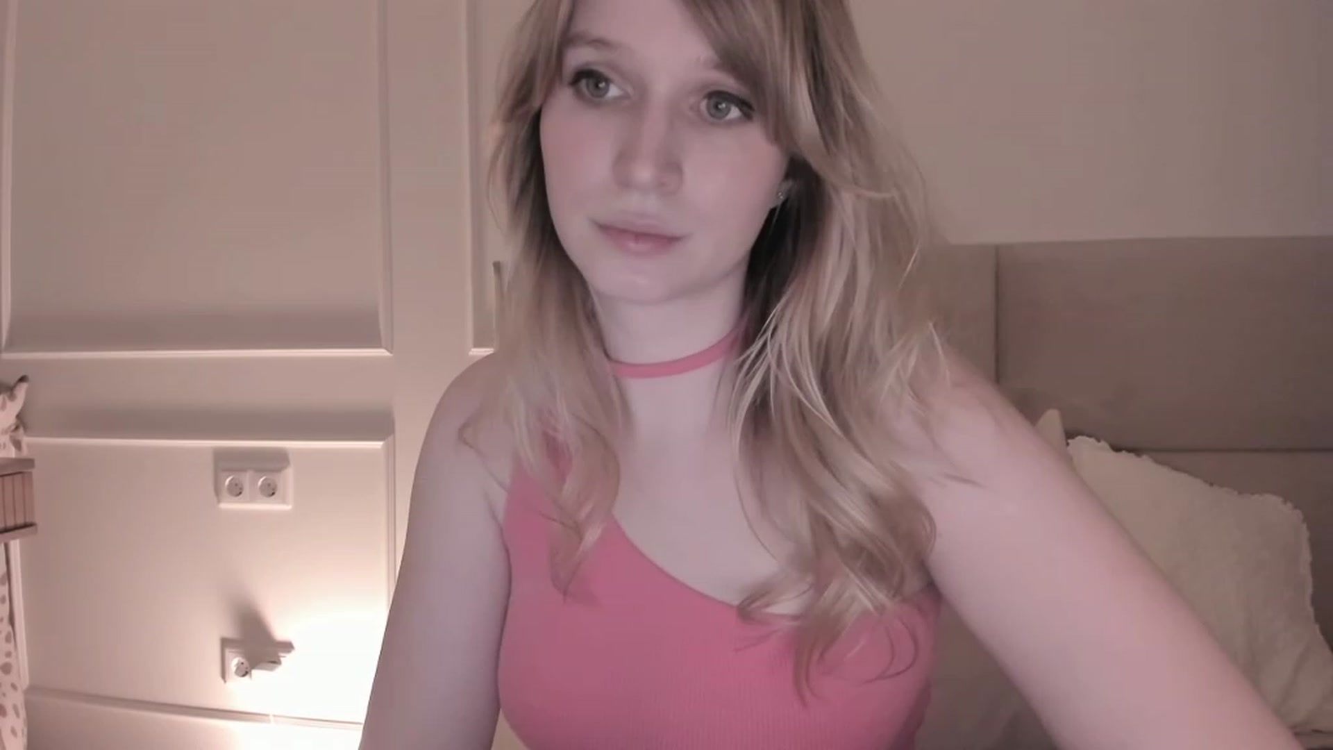 Gallery image thumbnail from Speculoos_'s myfreecams stream on, 02/02/2023, 20:54 image 19 of 20