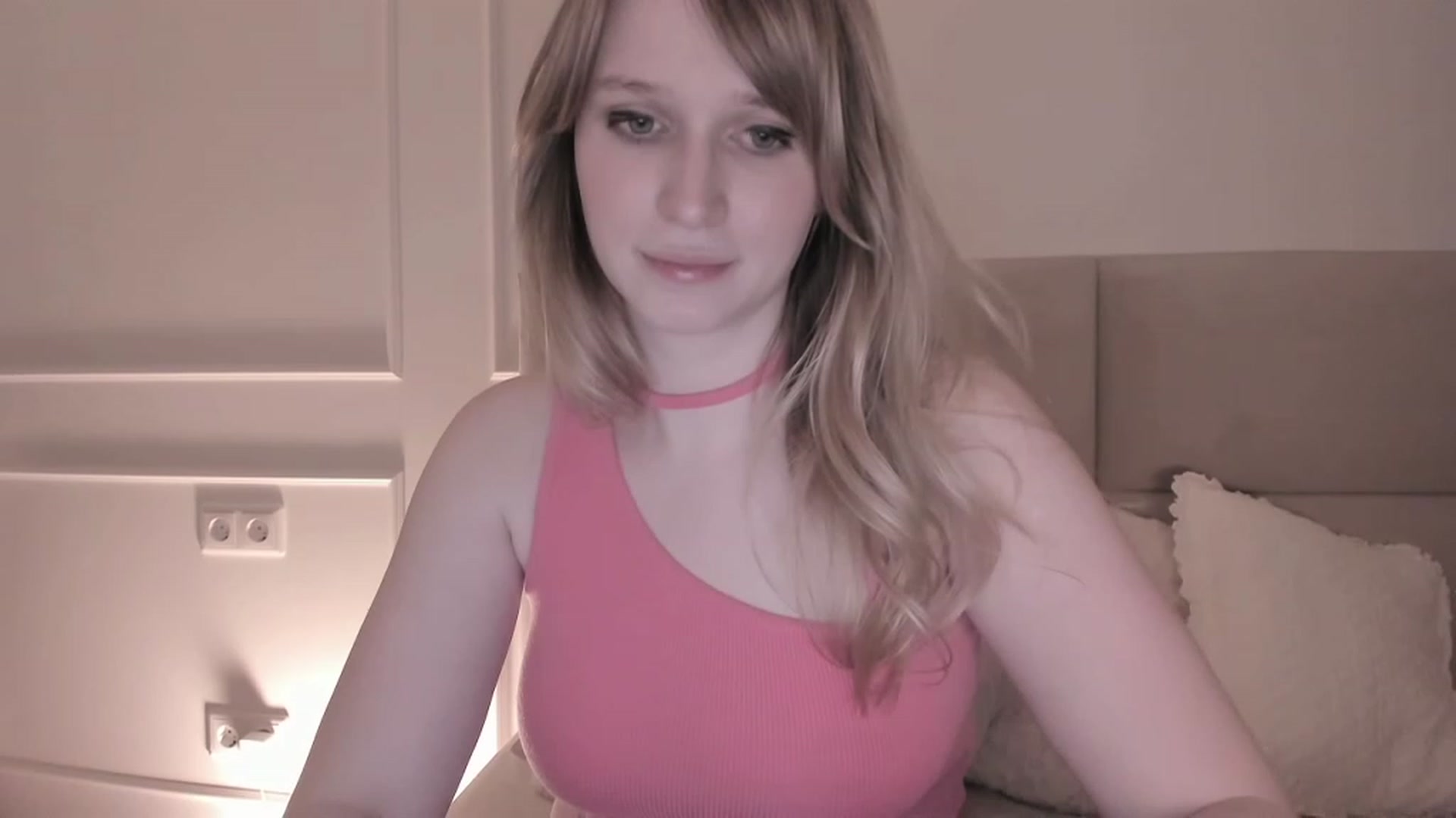 Gallery image thumbnail from Speculoos_'s myfreecams stream on, 02/02/2023, 20:54 image 16 of 20