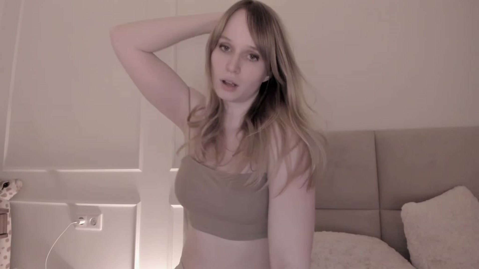 Gallery image thumbnail from Speculoos_'s myfreecams stream on, 02/26/2023, 21:06 image 11 of 20