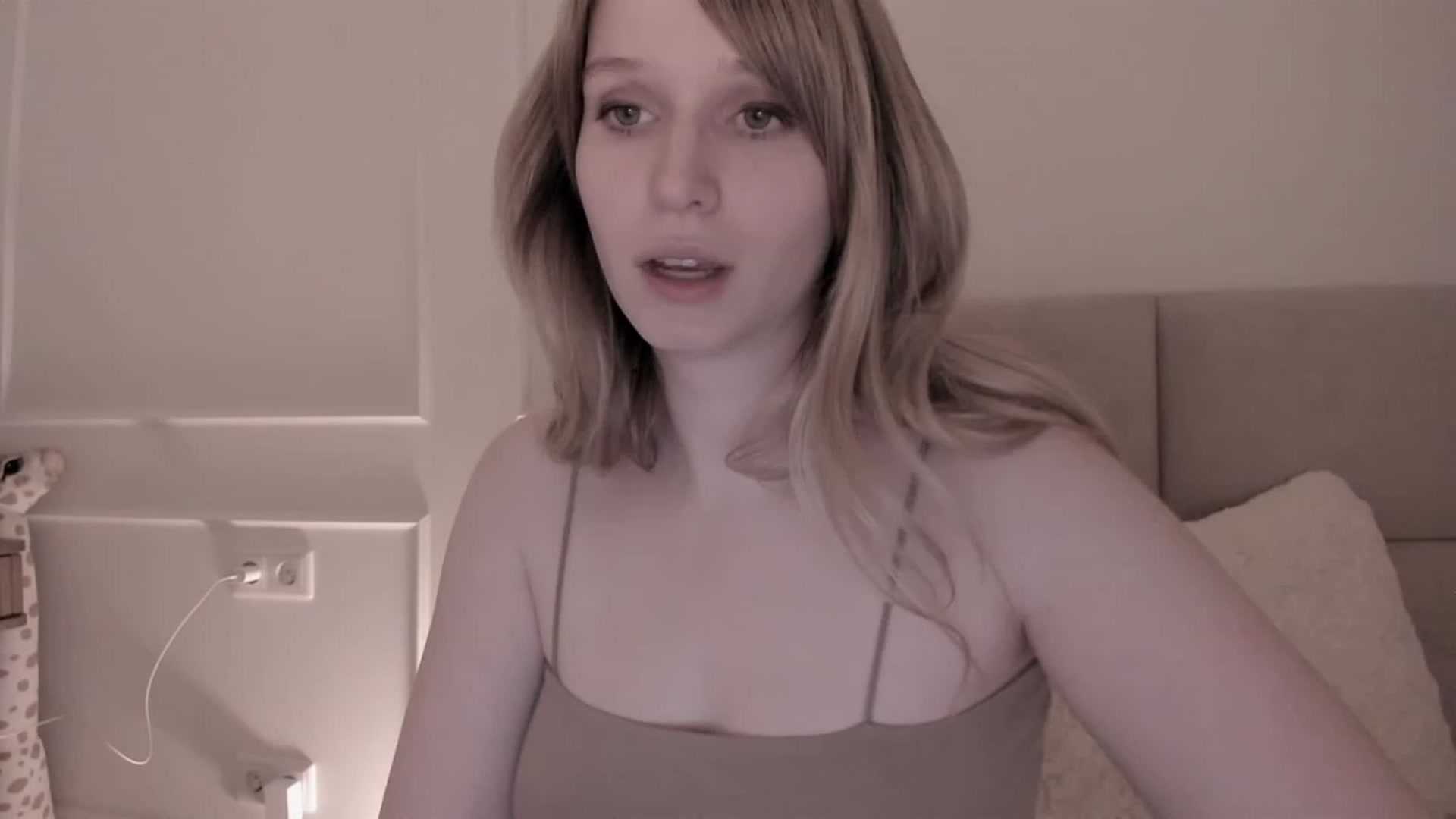Gallery image thumbnail from Speculoos_'s myfreecams stream on, 02/26/2023, 21:06 image 7 of 20
