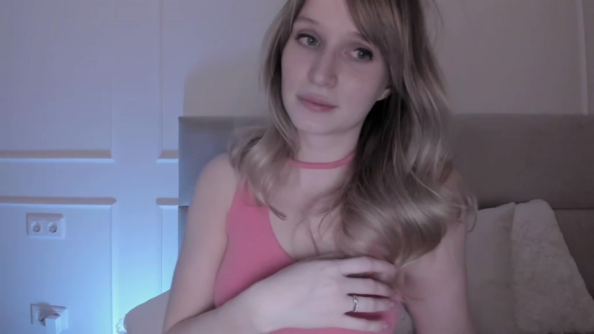 Gallery image thumbnail from Speculoos_'s myfreecams stream on, 03/06/2023, 21:21 image 7 of 20