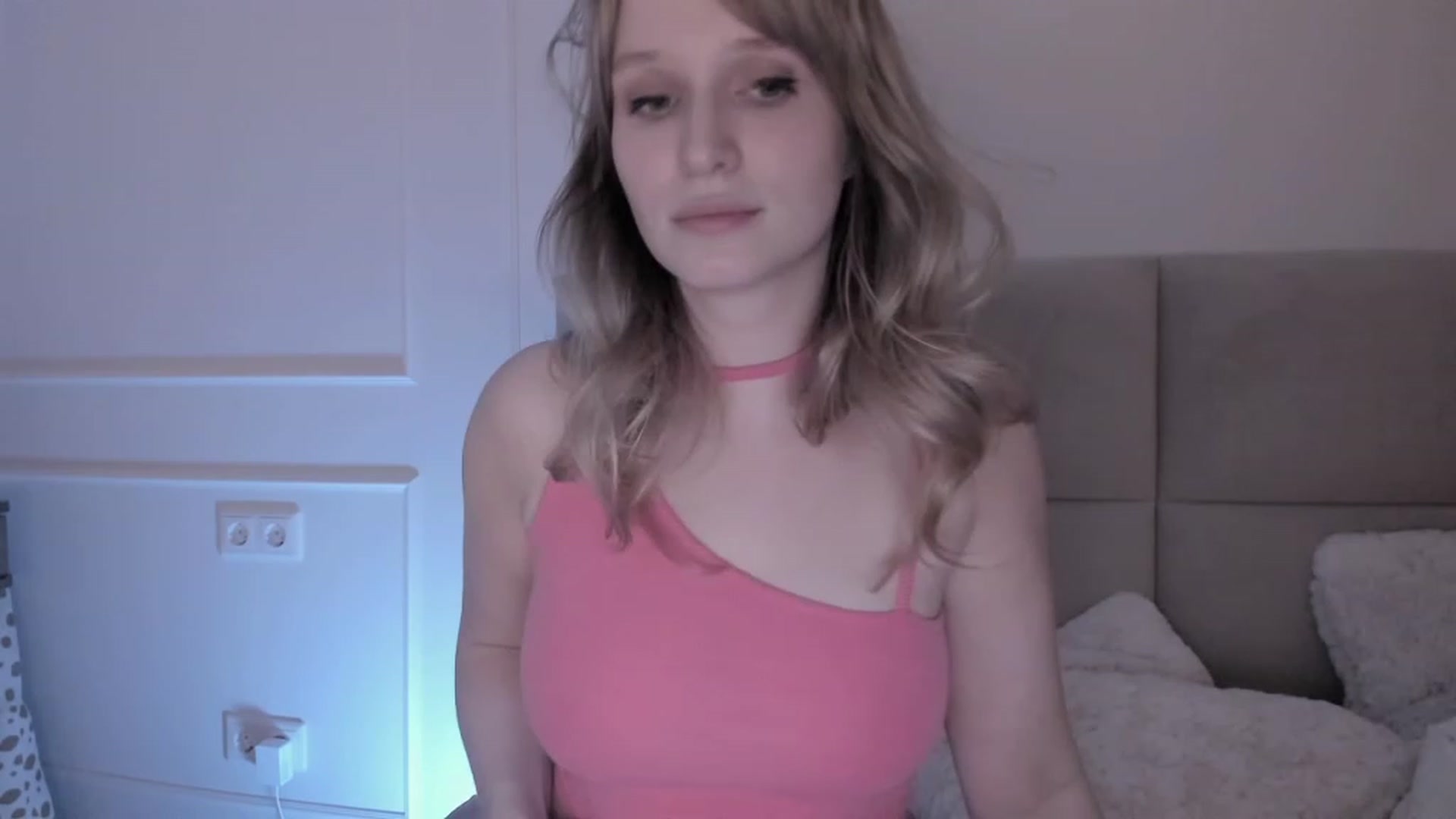 Gallery image thumbnail from Speculoos_'s myfreecams stream on, 03/06/2023, 21:21 image 15 of 20
