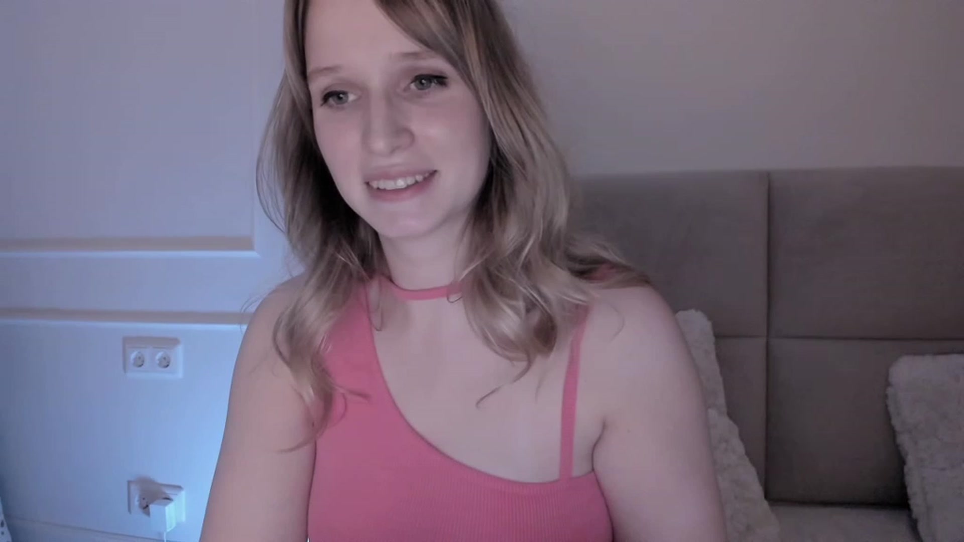 Gallery image thumbnail from Speculoos_'s myfreecams stream on, 03/06/2023, 21:21 image 19 of 20