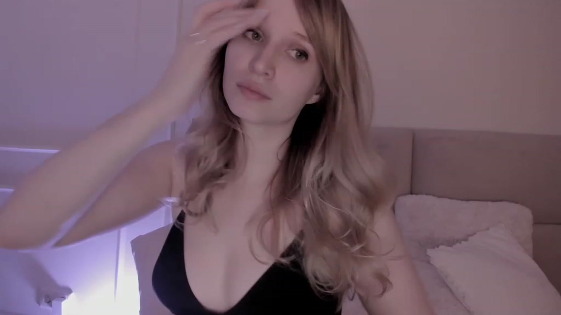 Gallery image thumbnail from Speculoos_'s myfreecams stream on, 03/15/2023, 20:51 image 15 of 20
