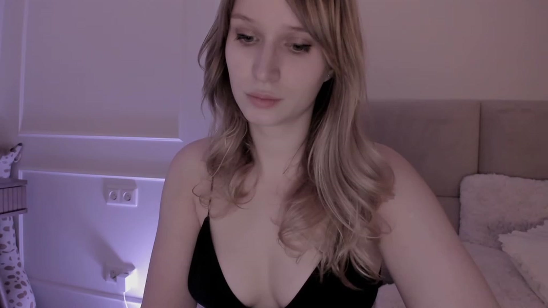 Gallery image thumbnail from Speculoos_'s myfreecams stream on, 03/15/2023, 20:51 image 20 of 20