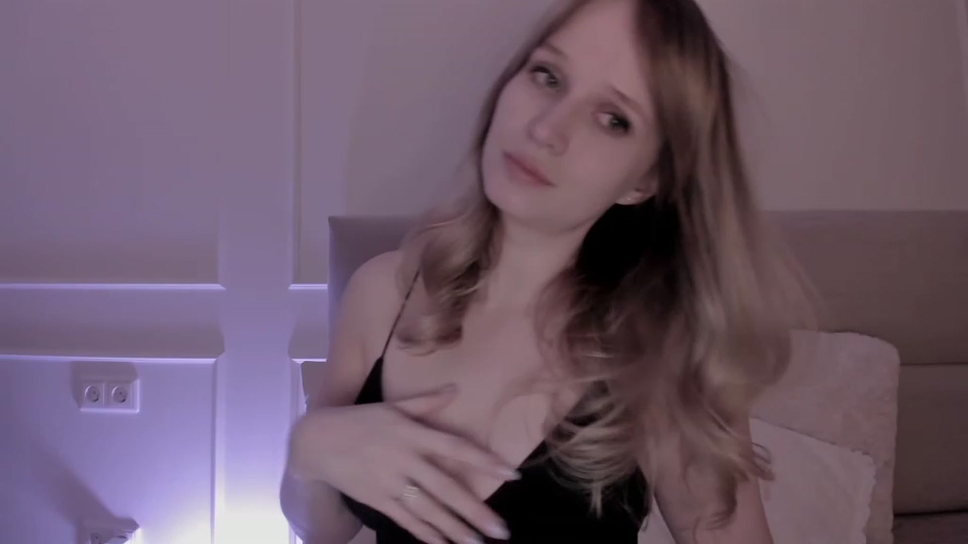 Gallery image thumbnail from Speculoos_'s myfreecams stream on, 03/15/2023, 20:51 image 7 of 20