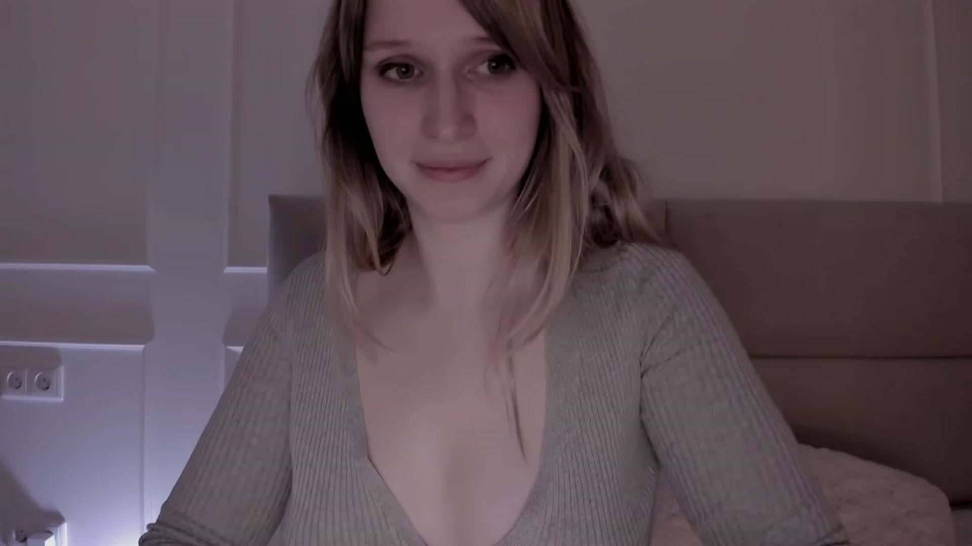 Gallery image thumbnail from Speculoos_'s myfreecams stream on, 03/22/2023, 21:05 image 14 of 20