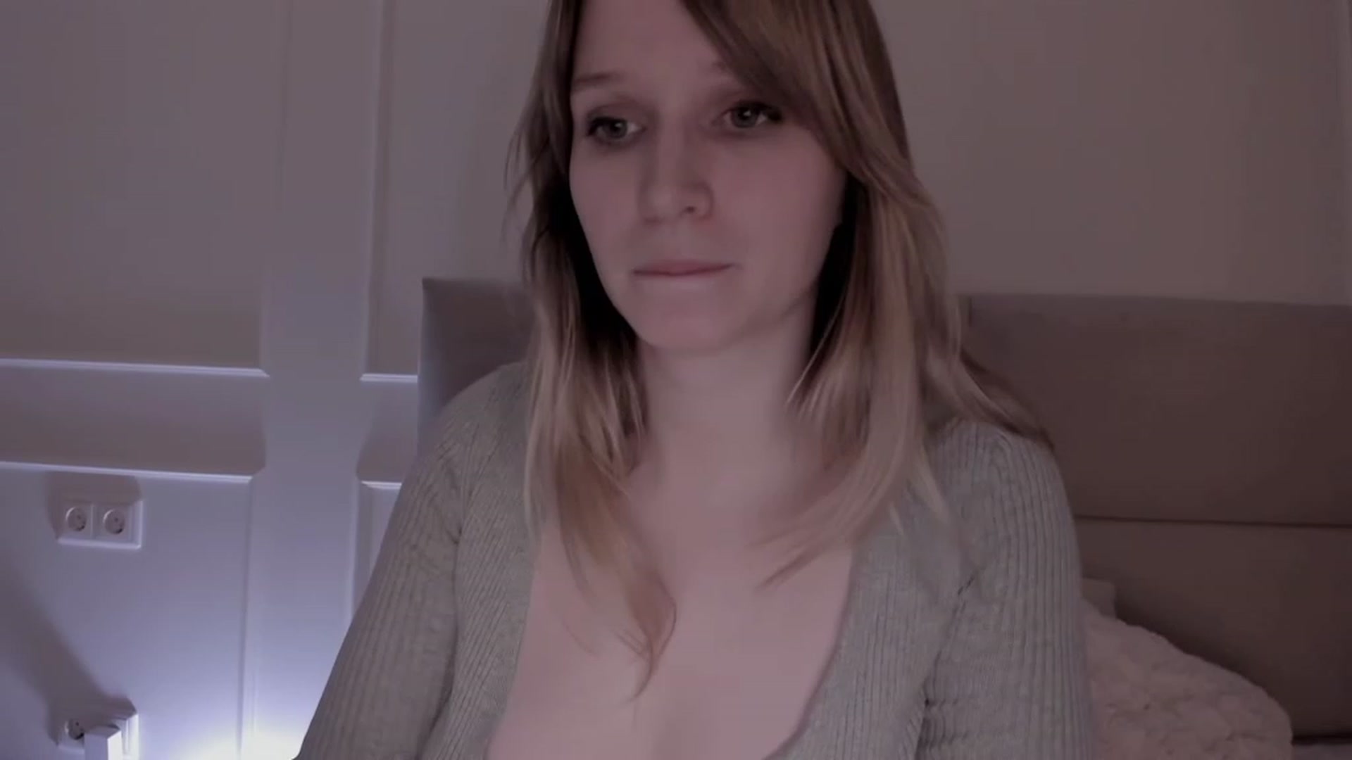 Gallery image thumbnail from Speculoos_'s myfreecams stream on, 03/22/2023, 21:05 image 8 of 20