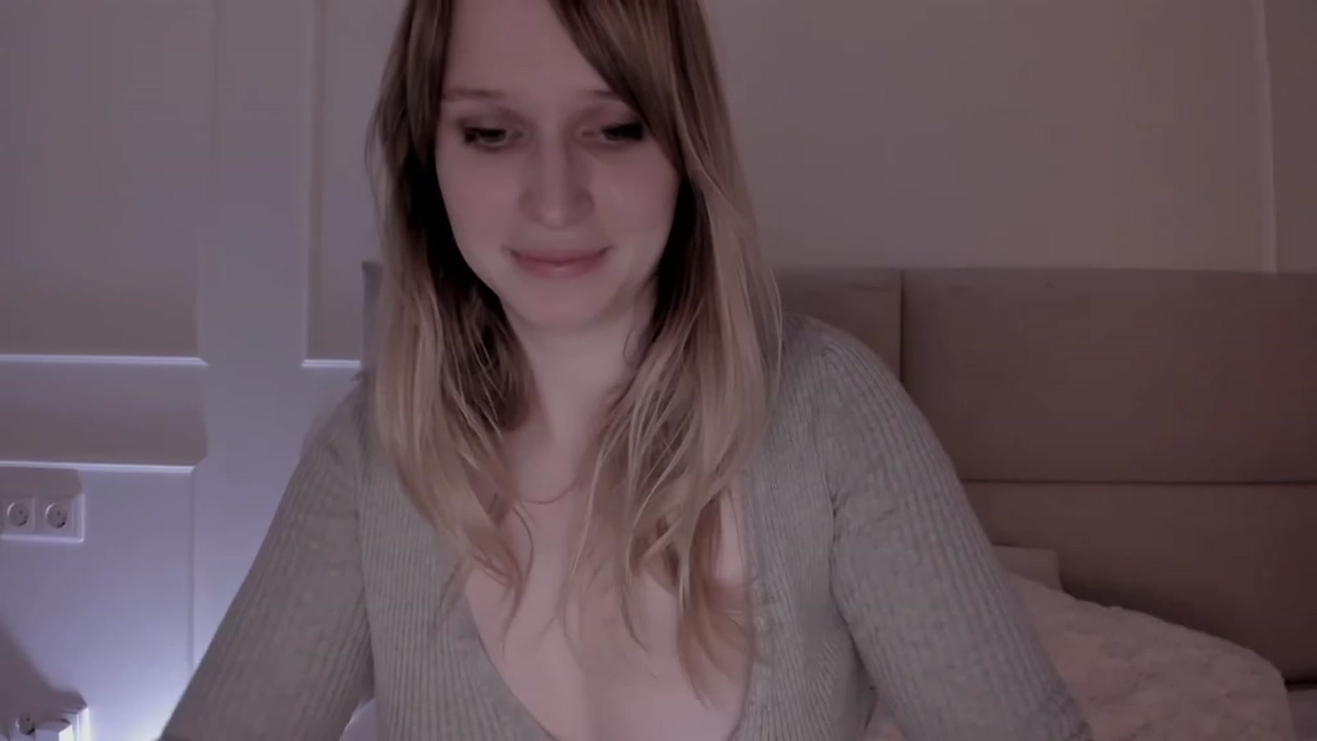 Gallery image thumbnail from Speculoos_'s myfreecams stream on, 03/22/2023, 21:05 image 16 of 20