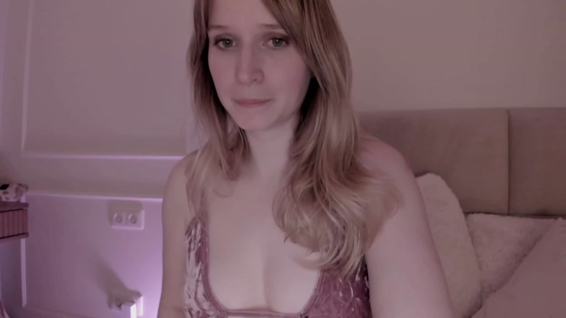 Gallery image thumbnail from Speculoos_'s myfreecams stream on, 03/23/2023, 20:58 image 1 of 20