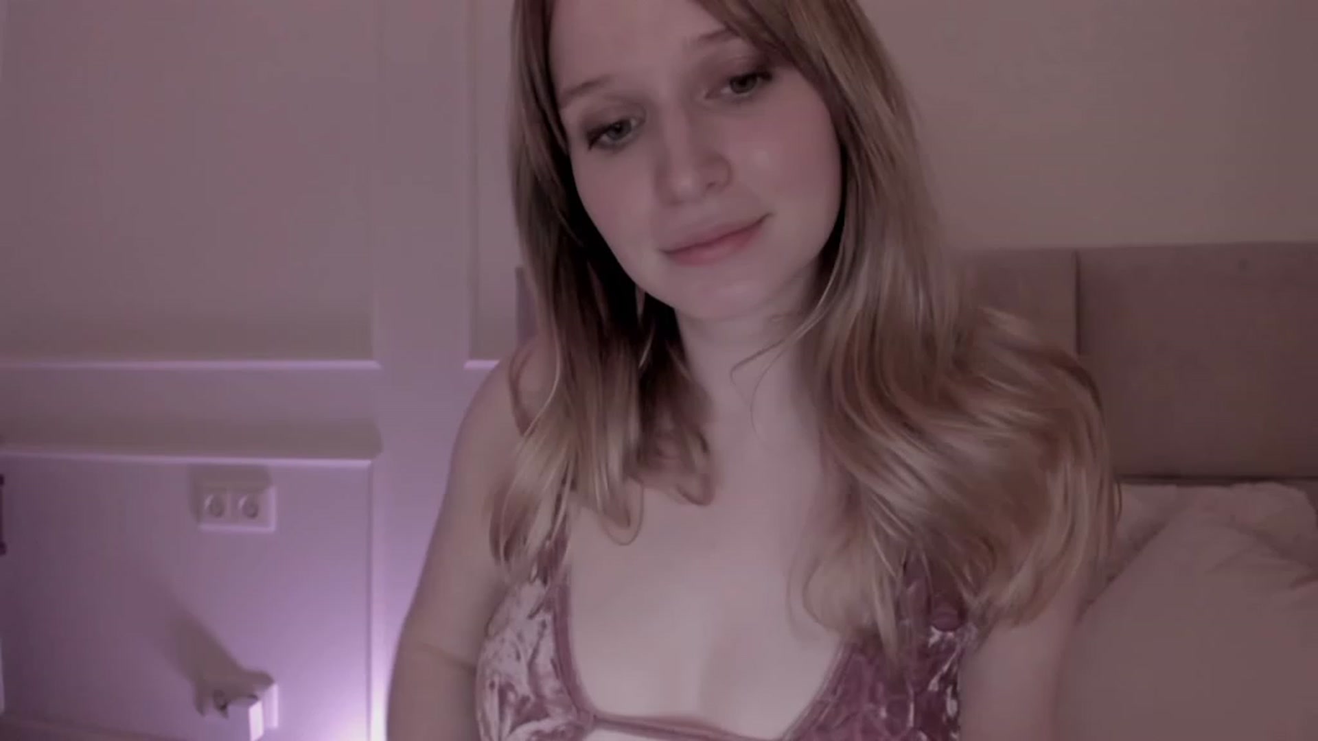 Gallery image thumbnail from Speculoos_'s myfreecams stream on, 03/23/2023, 20:58 image 9 of 20