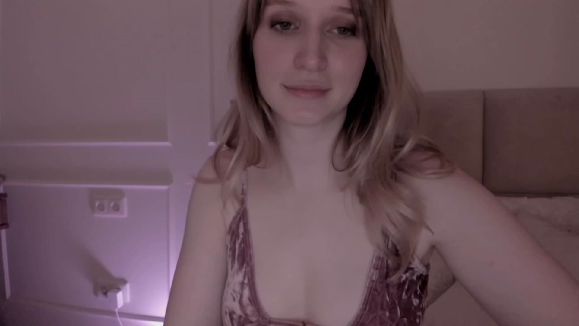 Gallery image thumbnail from Speculoos_'s myfreecams stream on, 03/23/2023, 20:58 image 20 of 20