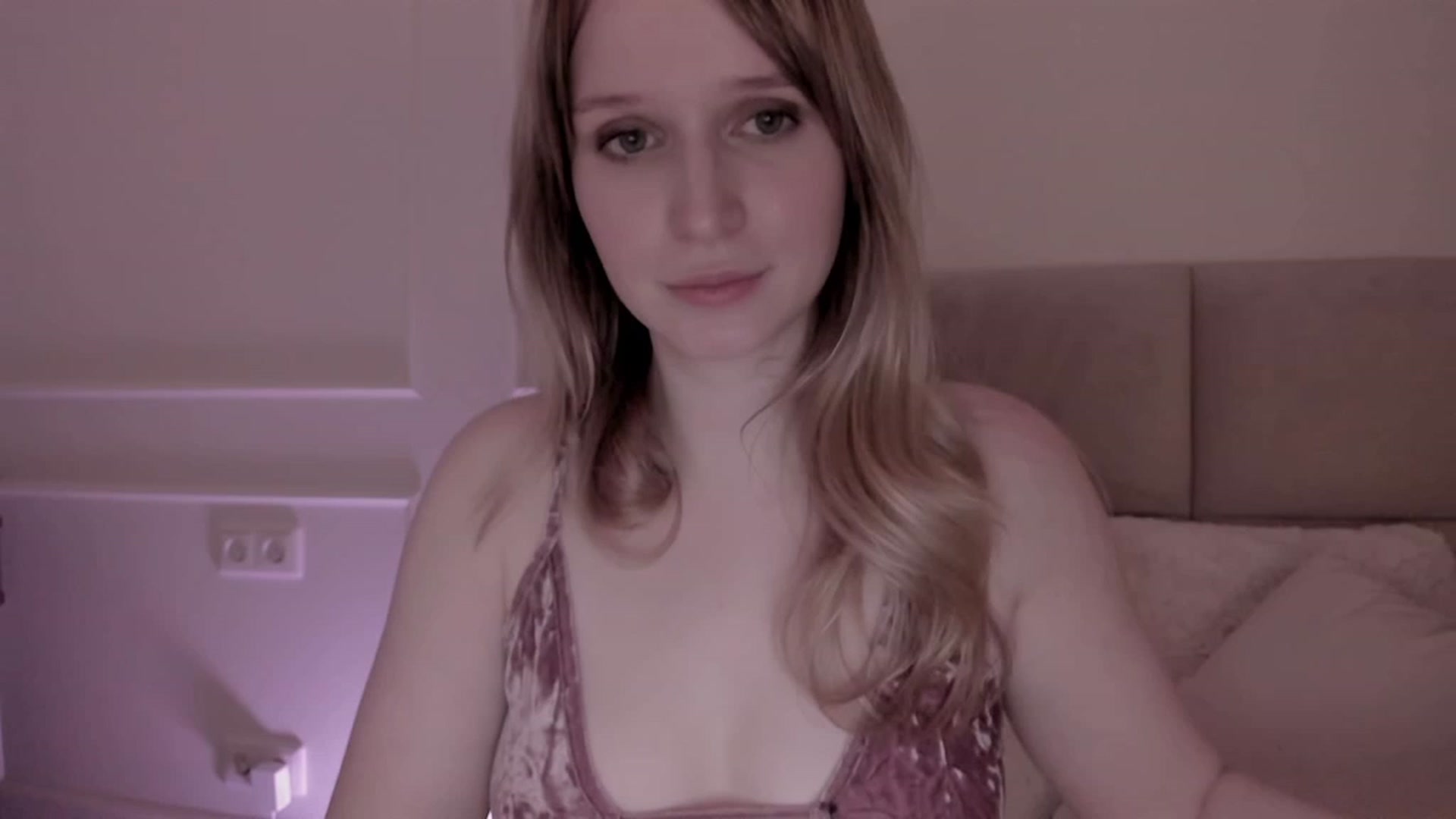 Gallery image thumbnail from Speculoos_'s myfreecams stream on, 03/23/2023, 20:58 image 10 of 20